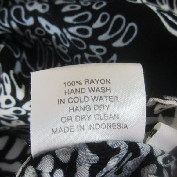 Very Vineyard Womens M / L Blue Gray Abstract Tropical Print Rayon Cropped Shirt - Picture 5 of 7